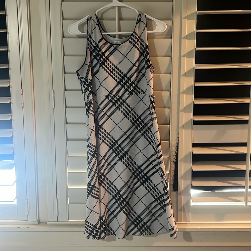 Motherhood black & white dress